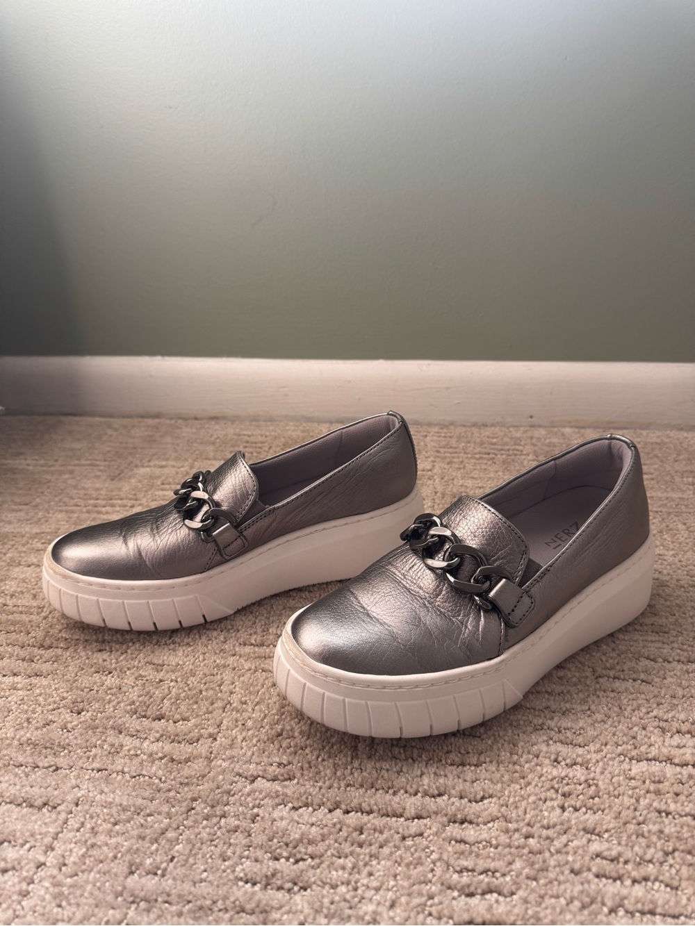 Naturalizer Daphne Metallic Silver Chain-Trim Slip-On Wedge Sneakers 7.5